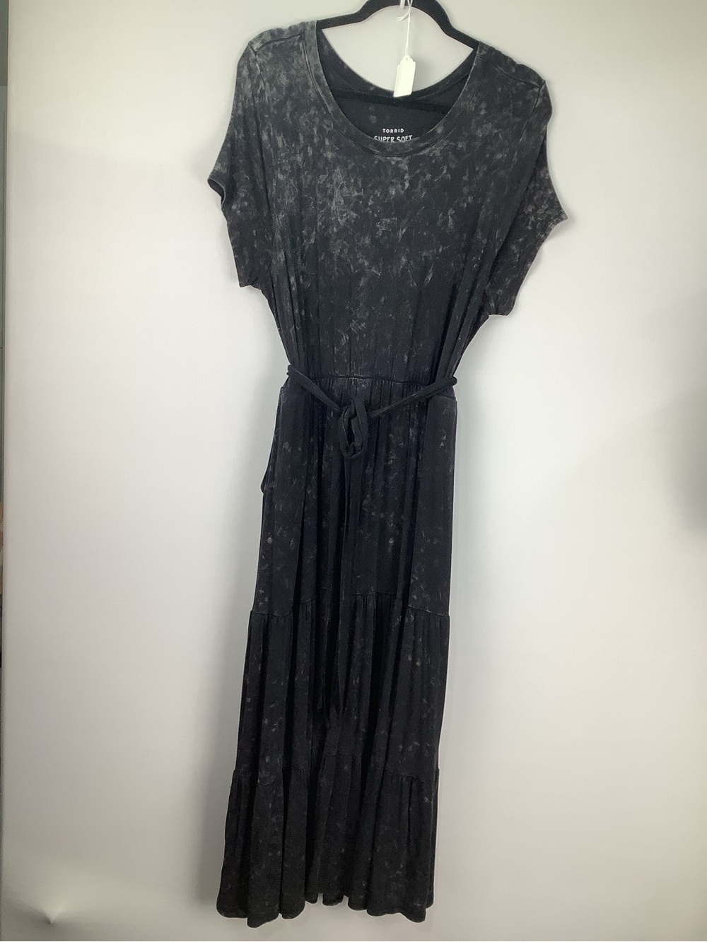 Torrid Super Soft Tiered MIDI Dress Black Mineral Wash w/ Waist Tie size 1 14/16